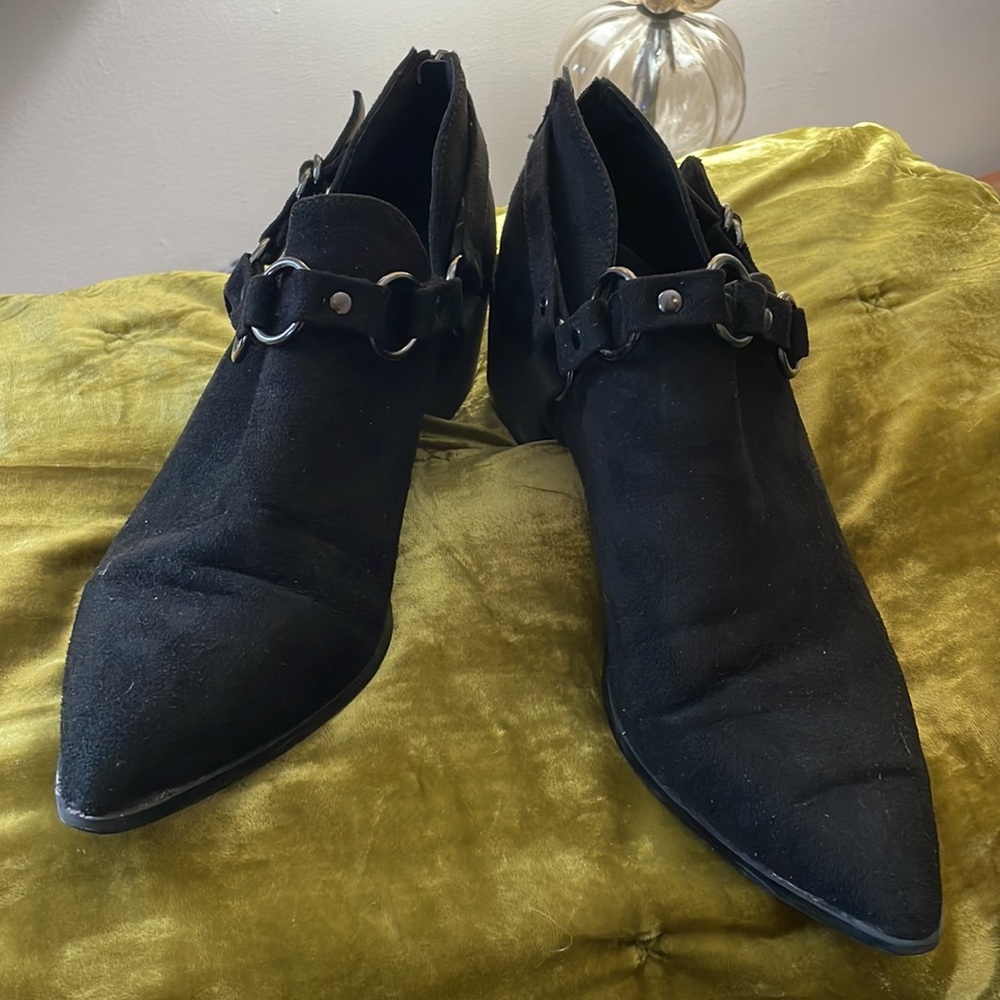 Carlos Santana Black Suede Pointer Chain Booties … - image 1